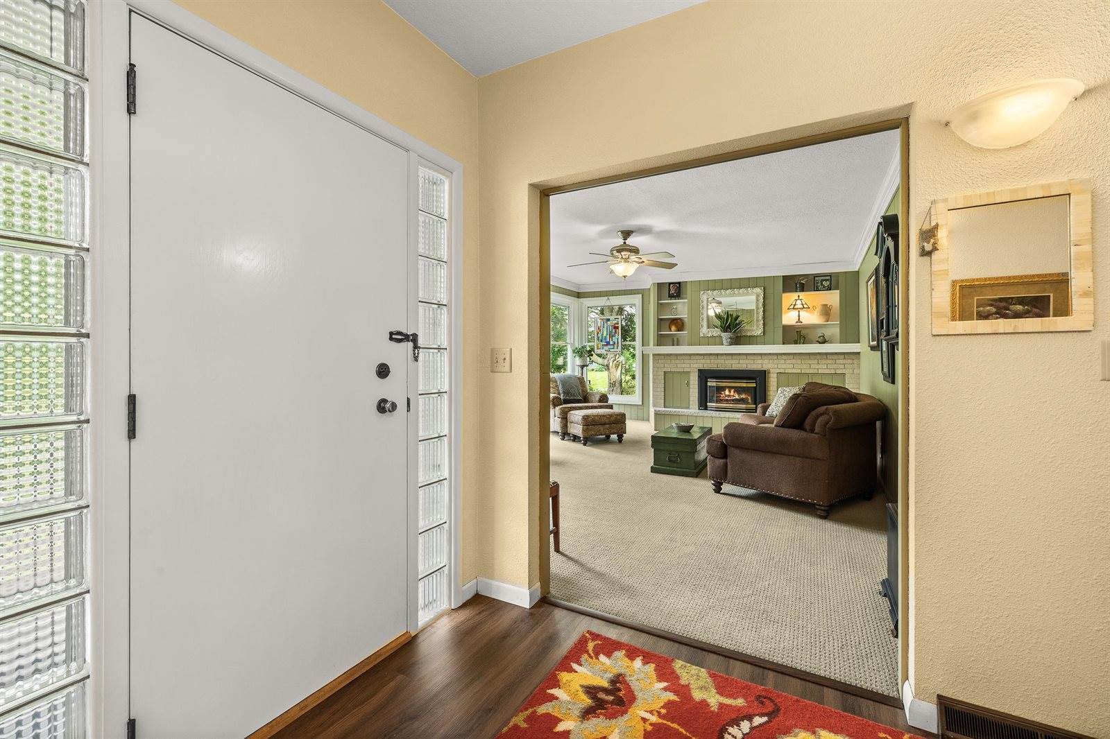 1242 E Edgewood Drive, Appleton, WI 54913