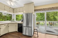 1242 E Edgewood Drive, Appleton, WI 54913