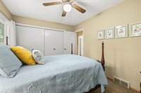 1242 E Edgewood Drive, Appleton, WI 54913