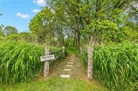 1242 E Edgewood Drive, Appleton, WI 54913