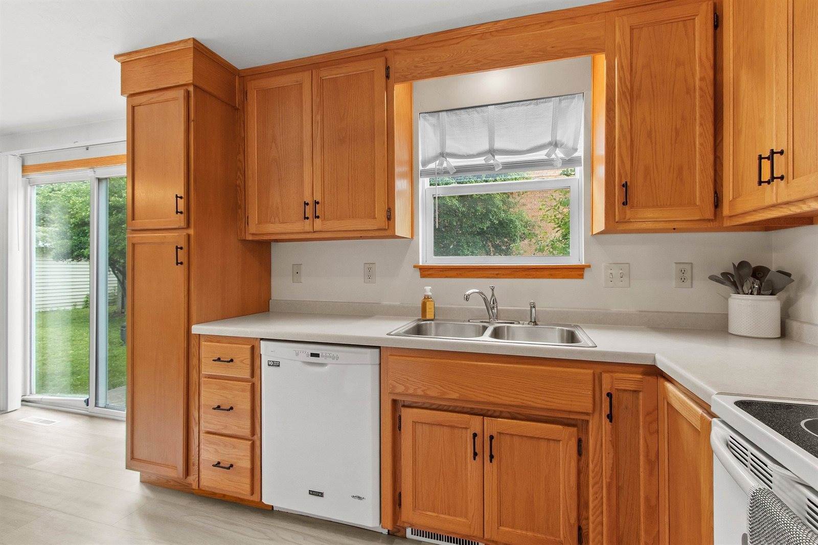 458 South St Bernard Drive, De Pere, WI 54115