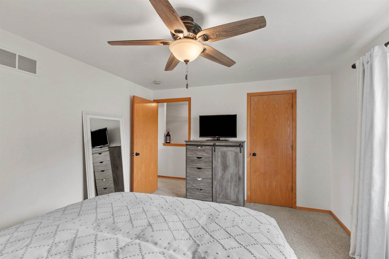 458 South St Bernard Drive, De Pere, WI 54115