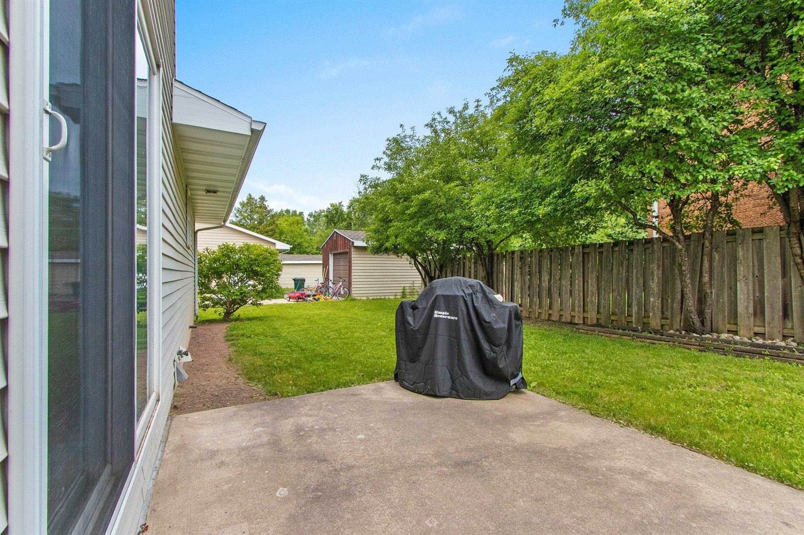 458 South St Bernard Drive, De Pere, WI 54115