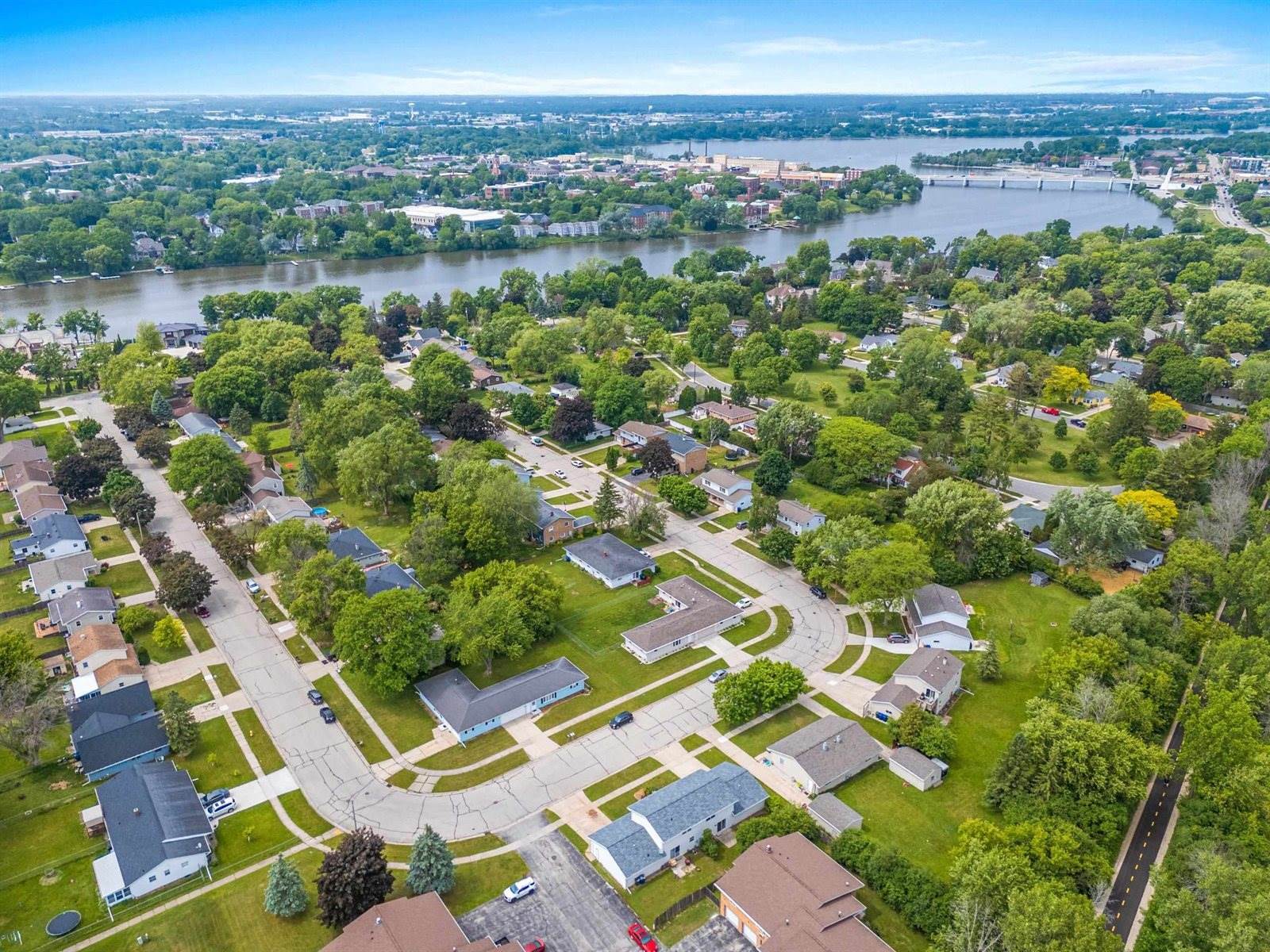 458 South St Bernard Drive, De Pere, WI 54115