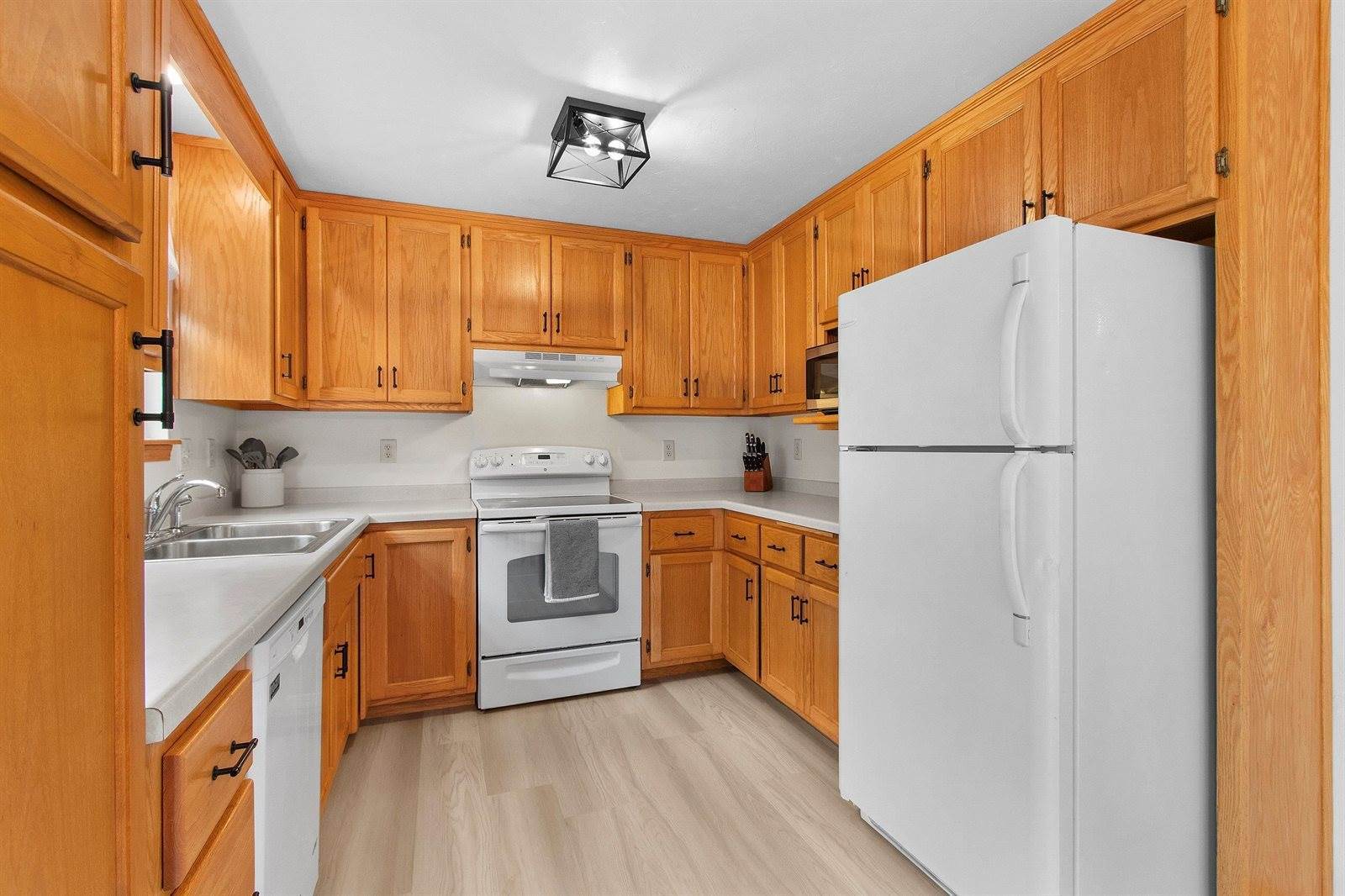 458 South St Bernard Drive, De Pere, WI 54115