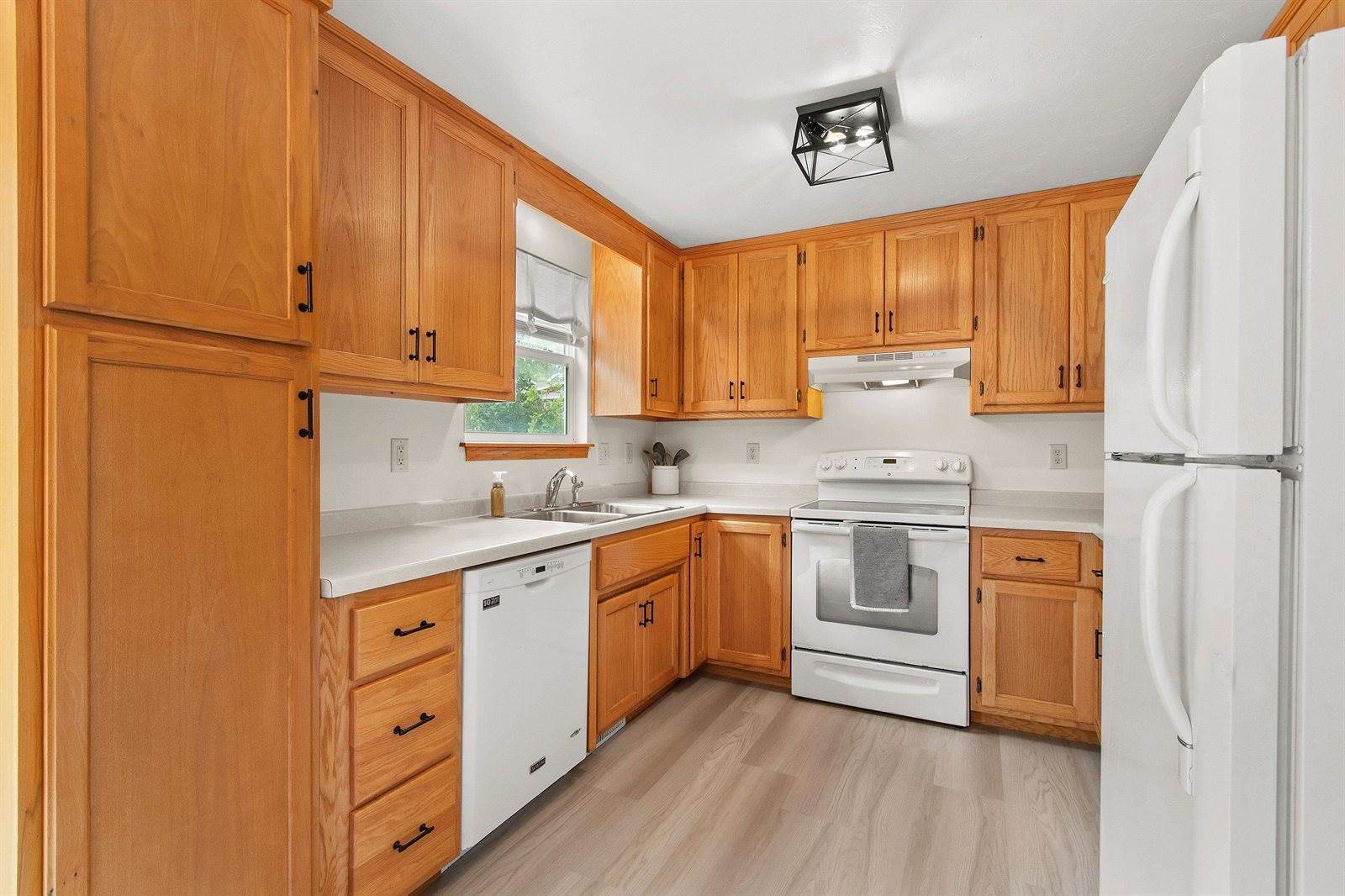 458 South St Bernard Drive, De Pere, WI 54115