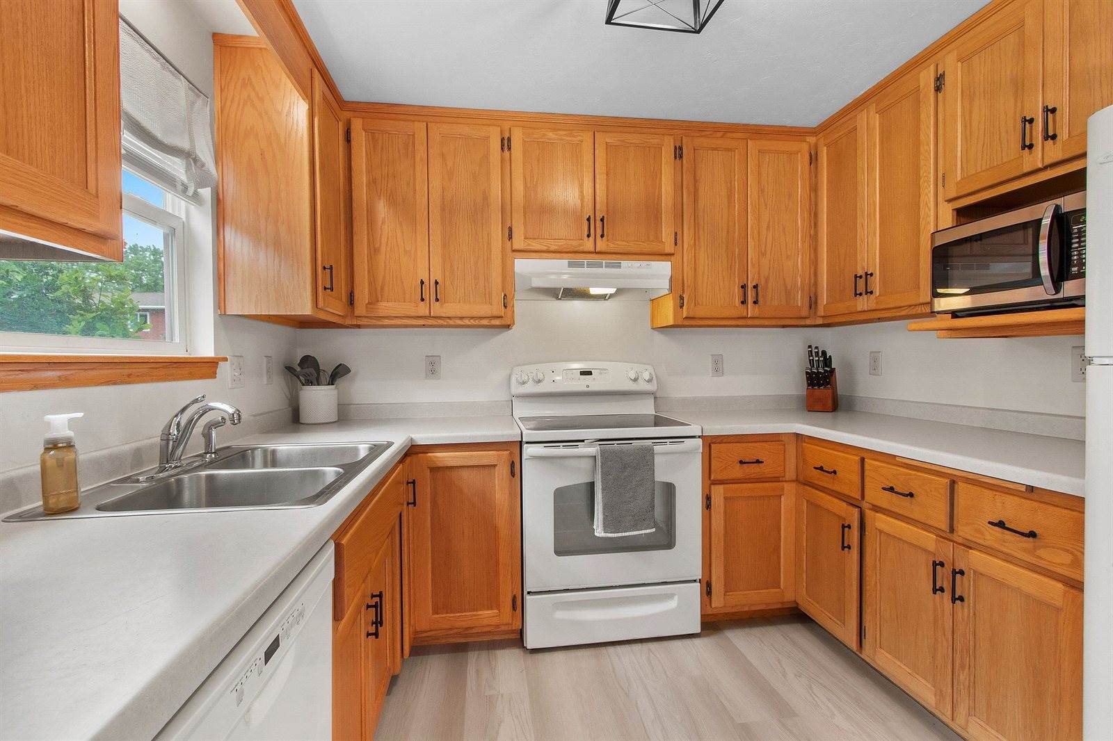 458 South St Bernard Drive, De Pere, WI 54115