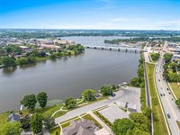 458 South St Bernard Drive, De Pere, WI 54115