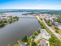 458 South St Bernard Drive, De Pere, WI 54115