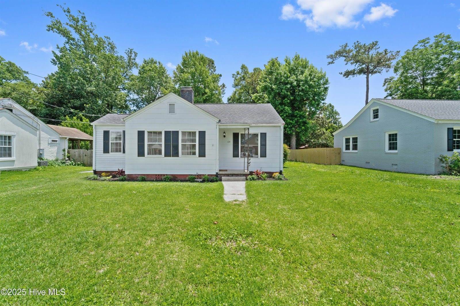 124 West Bayshore Boulevard, Jacksonville, NC 28540