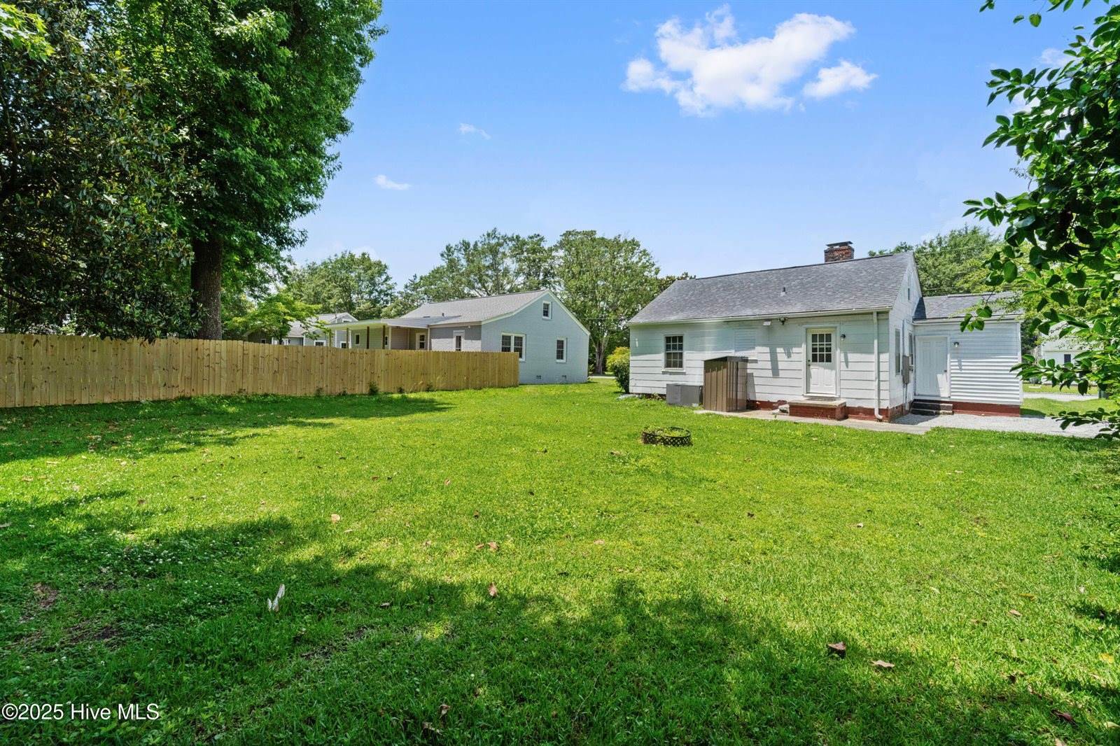 124 West Bayshore Boulevard, Jacksonville, NC 28540