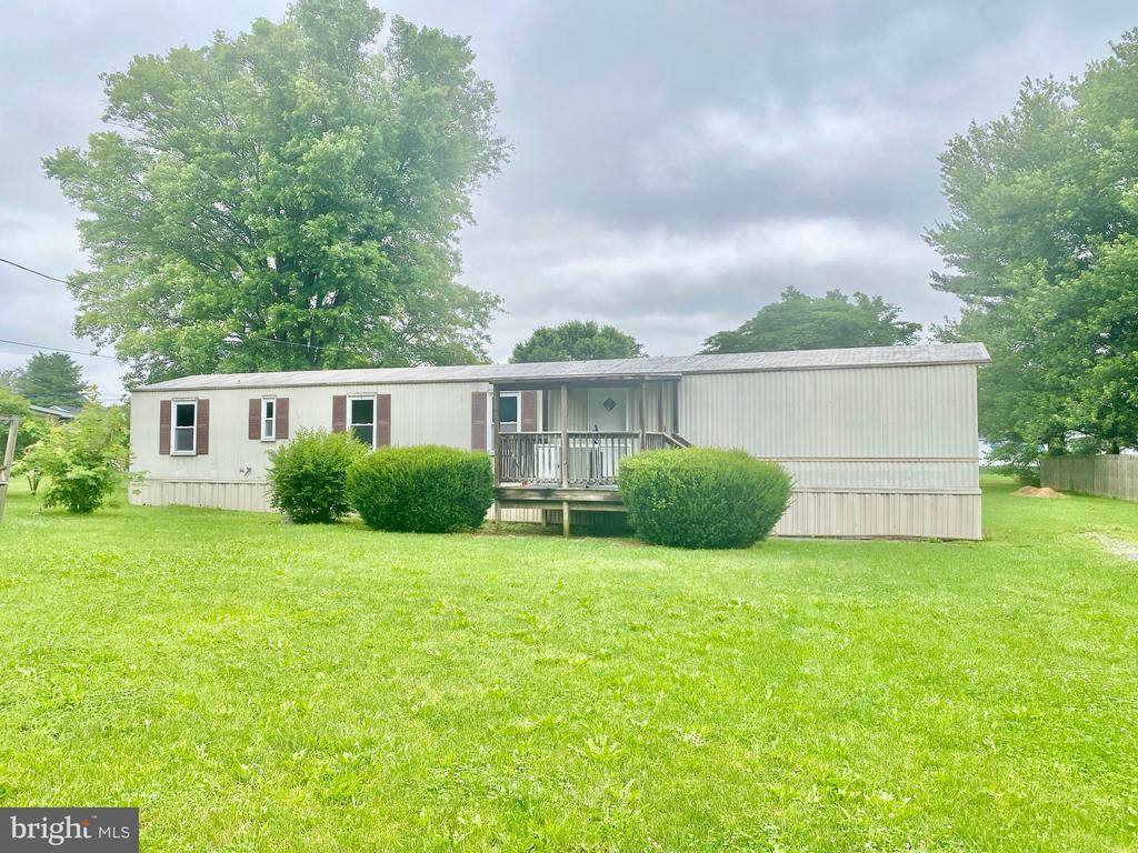 314 Henshaw Road, Bunker Hill, WV 25413