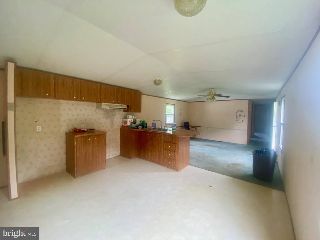 314 Henshaw Road, Bunker Hill, WV 25413