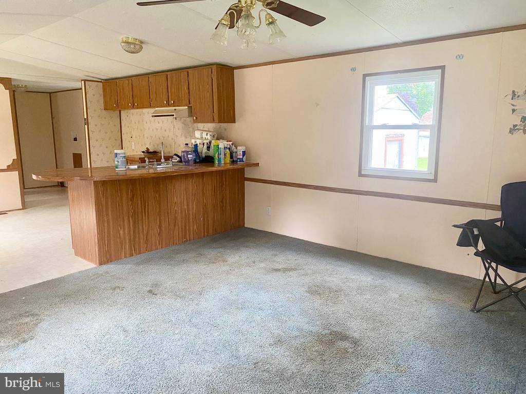 314 Henshaw Road, Bunker Hill, WV 25413