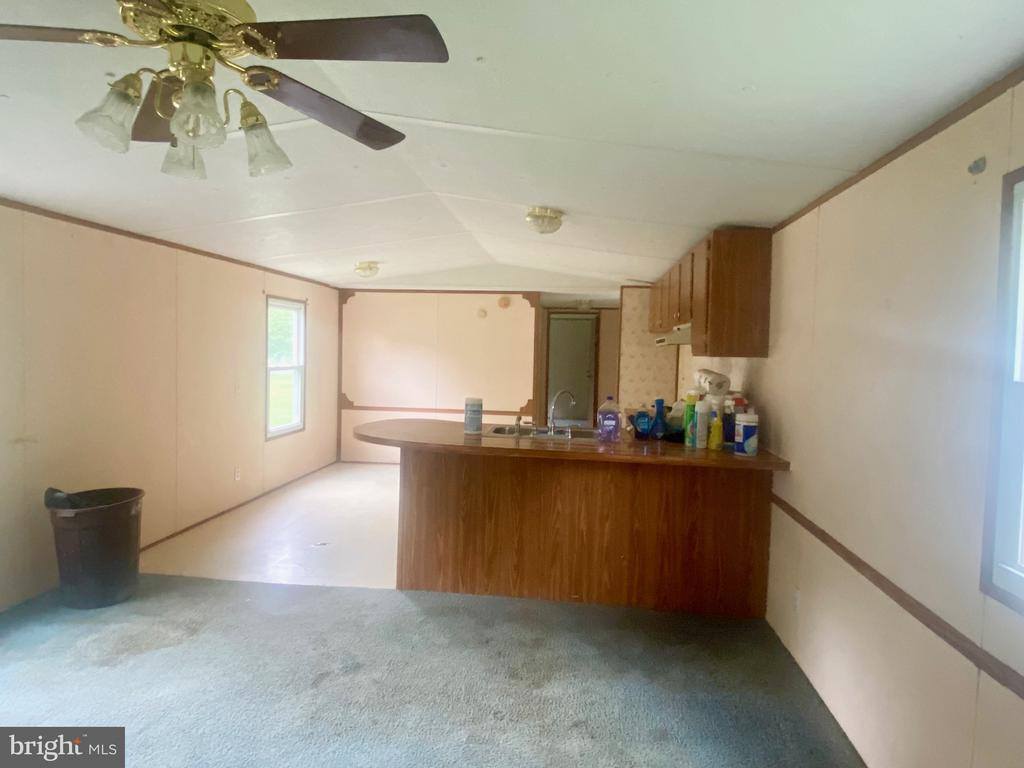 314 Henshaw Road, Bunker Hill, WV 25413