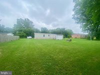314 Henshaw Road, Bunker Hill, WV 25413