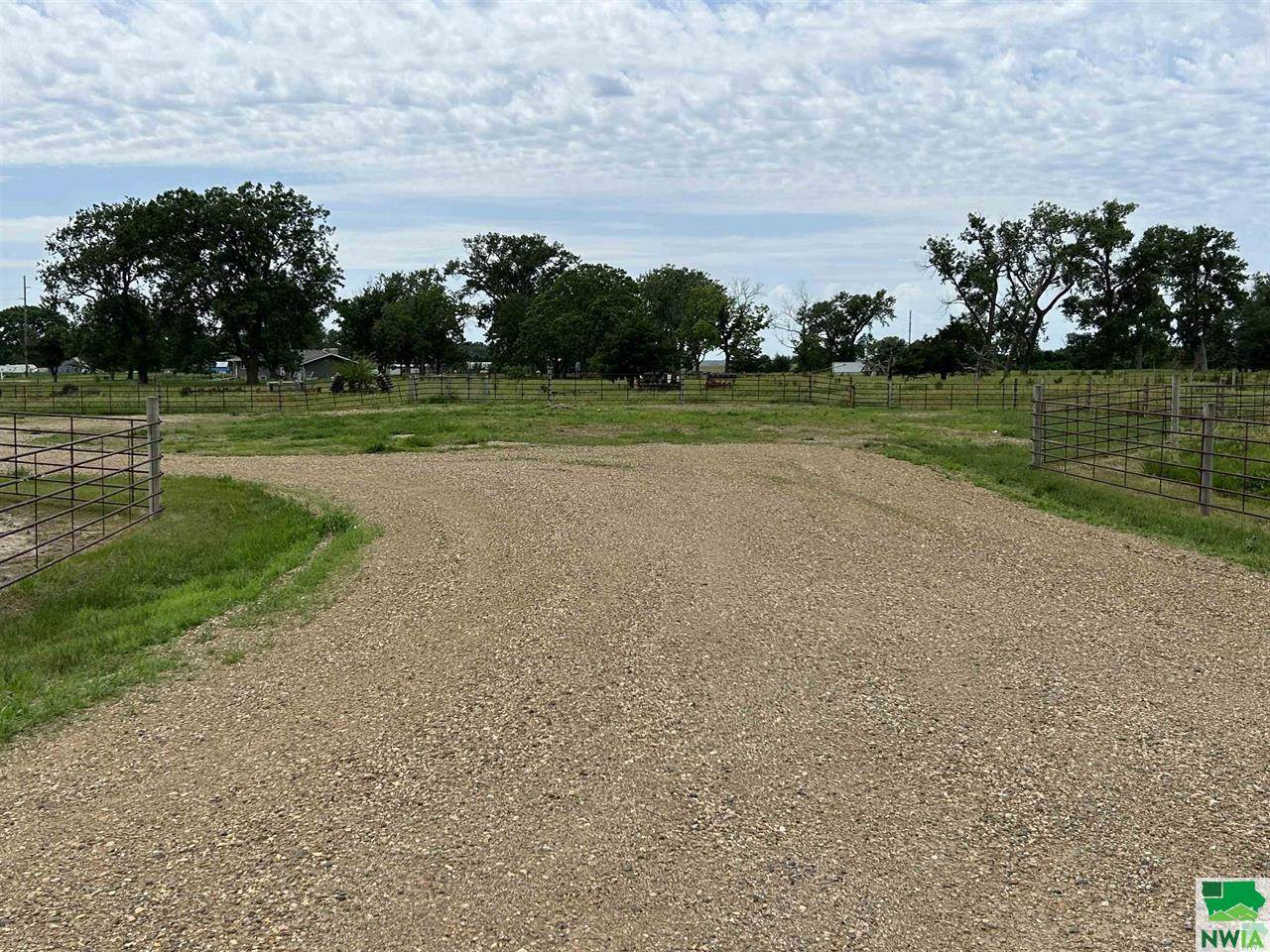 48220 332 St., Jefferson, SD 59038