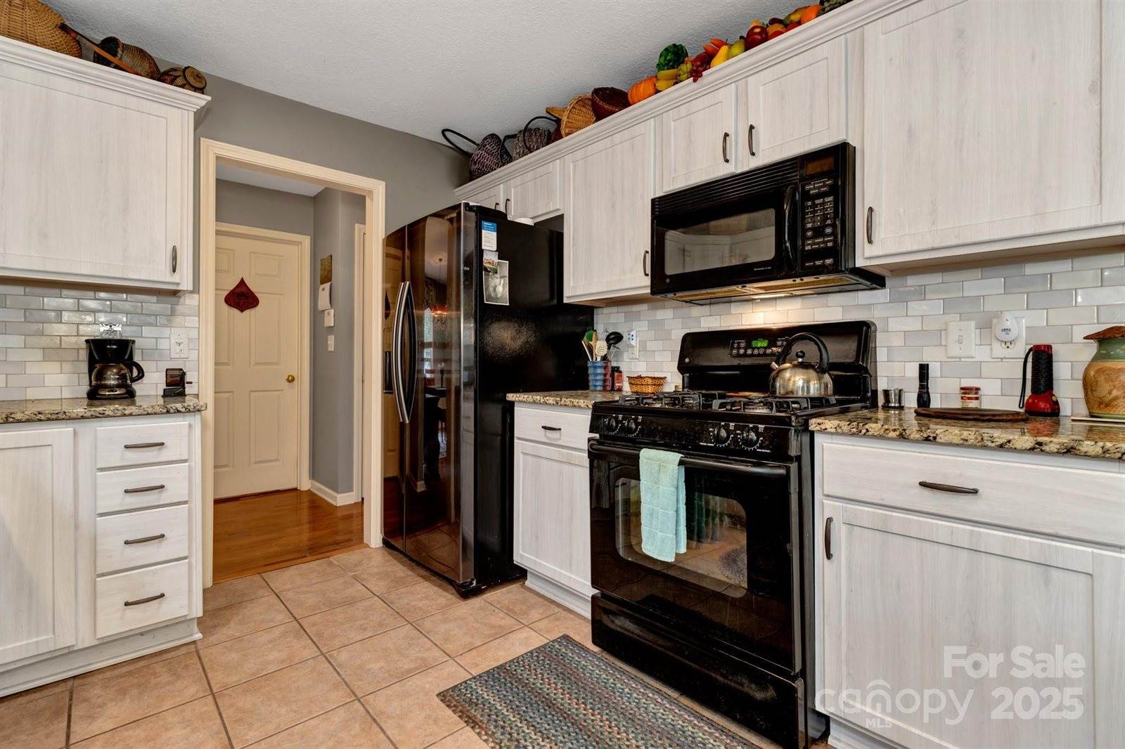 16 Sunview Circle, Arden, NC 28704