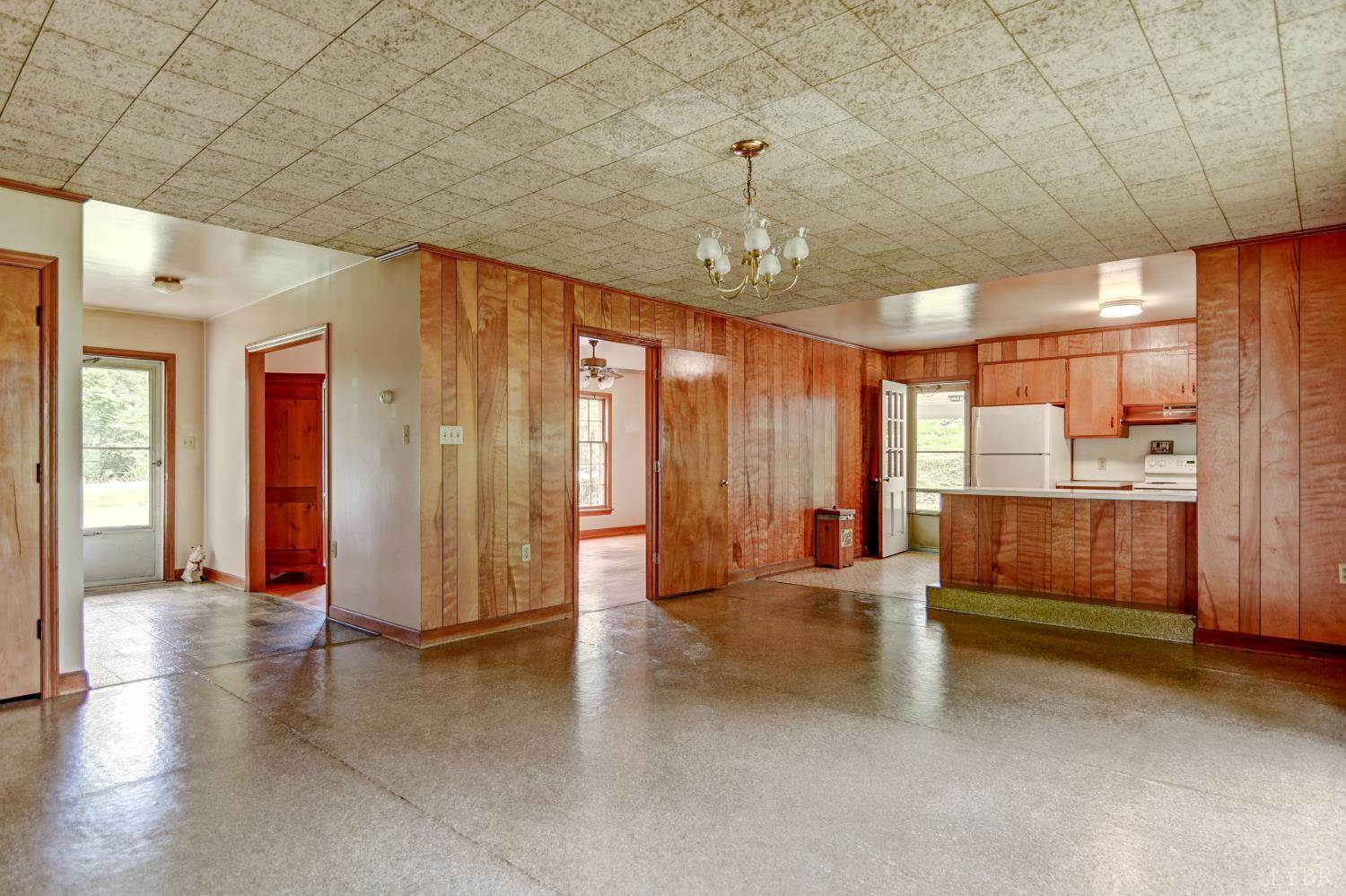 7001 Phenix Main Street, Phenix, VA 23959