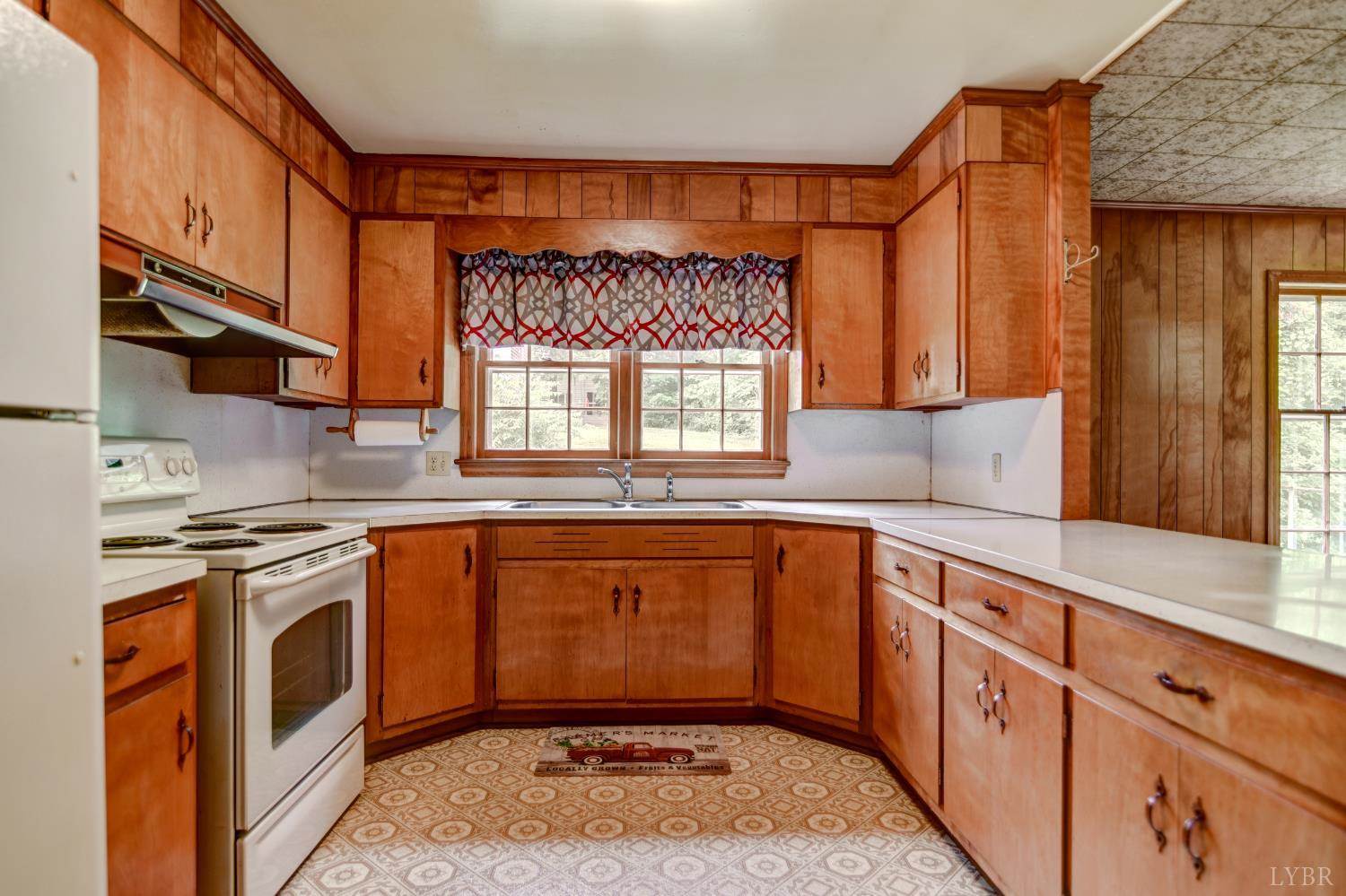 7001 Phenix Main Street, Phenix, VA 23959