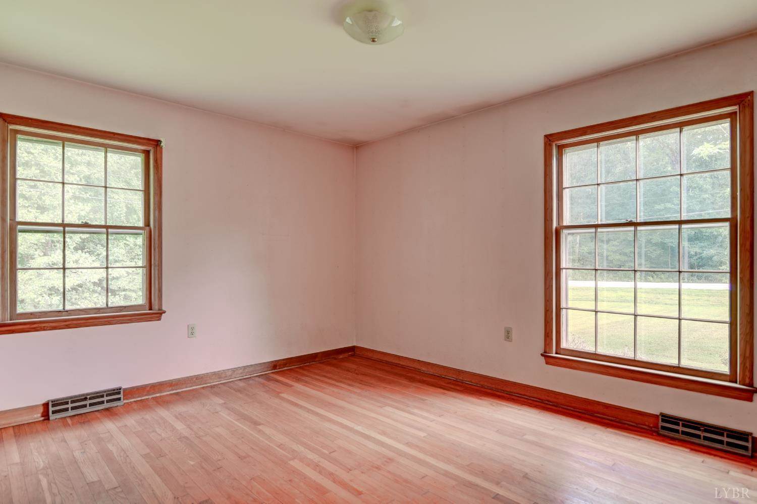 7001 Phenix Main Street, Phenix, VA 23959