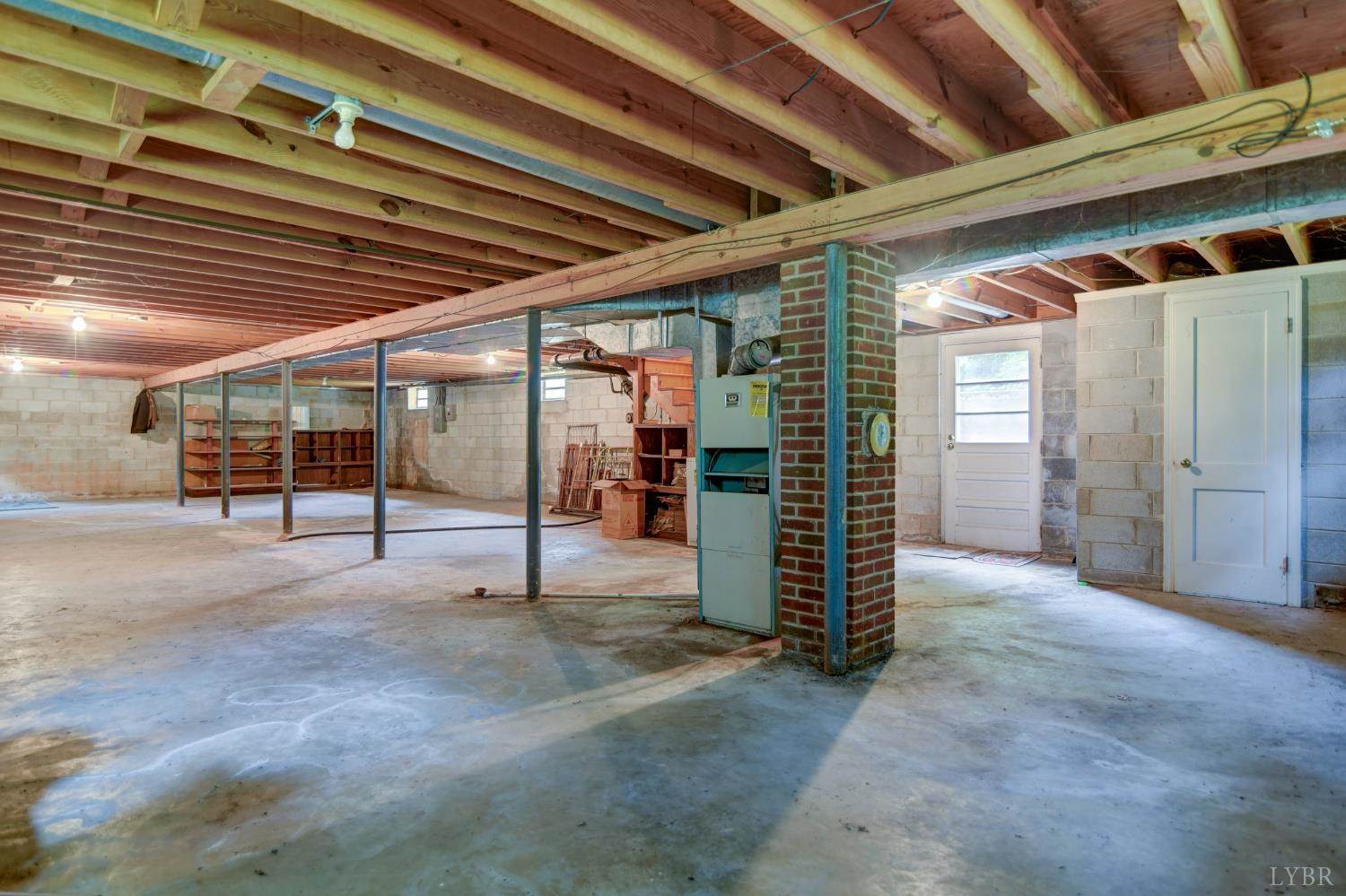 7001 Phenix Main Street, Phenix, VA 23959