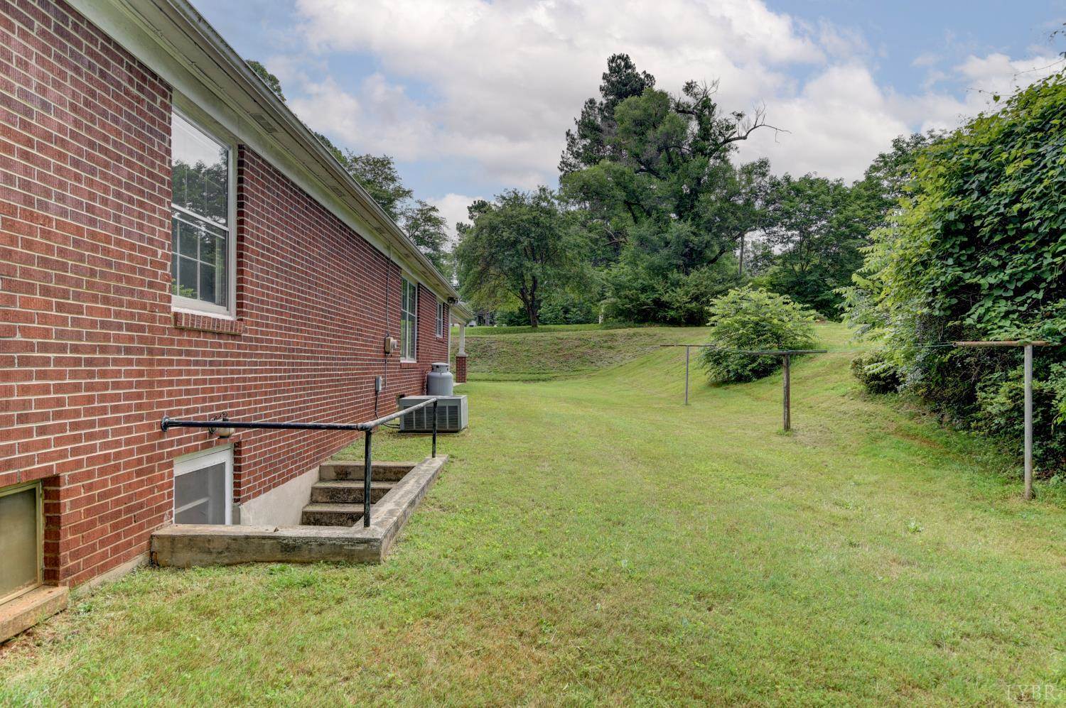 7001 Phenix Main Street, Phenix, VA 23959