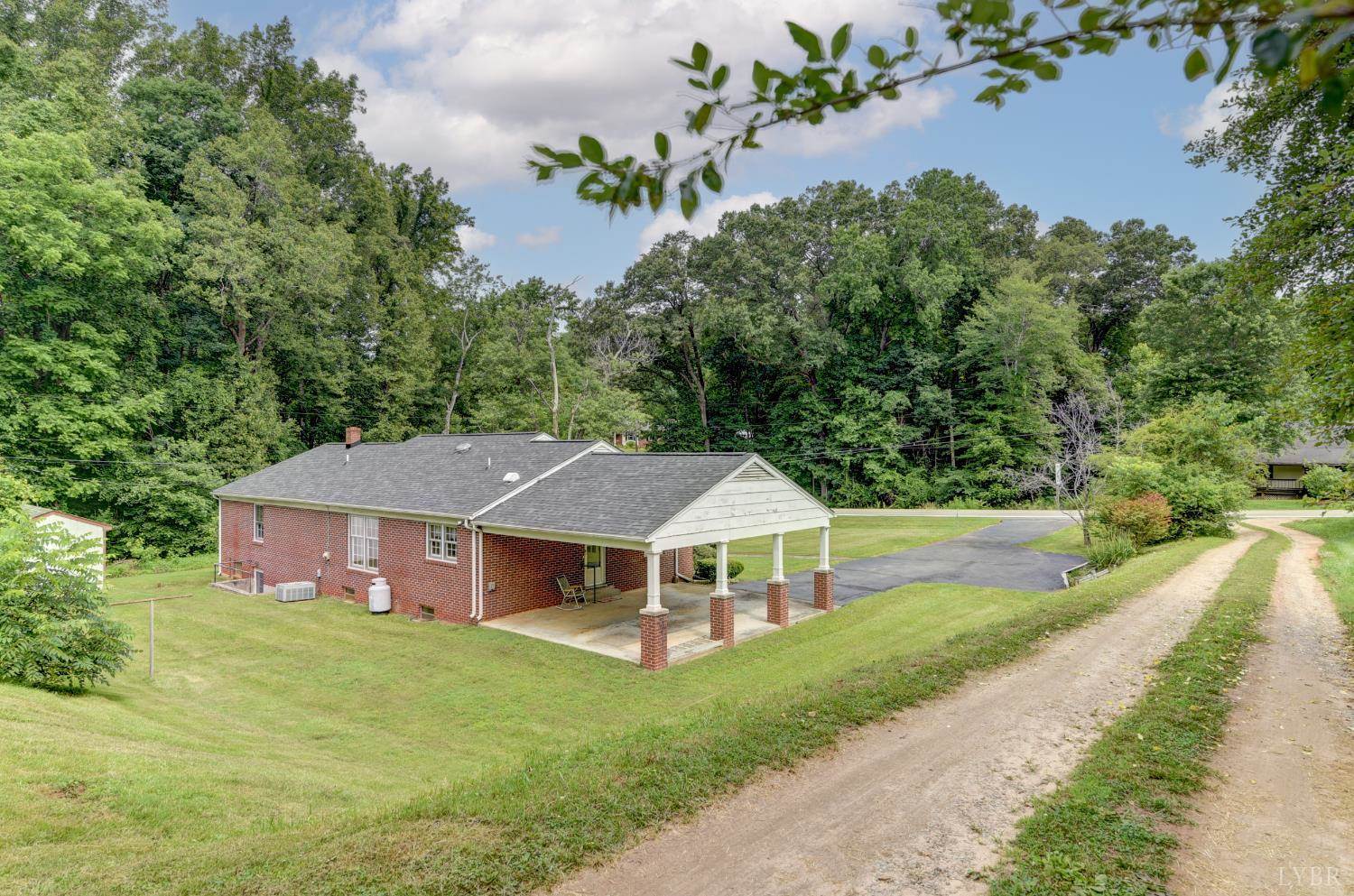7001 Phenix Main Street, Phenix, VA 23959