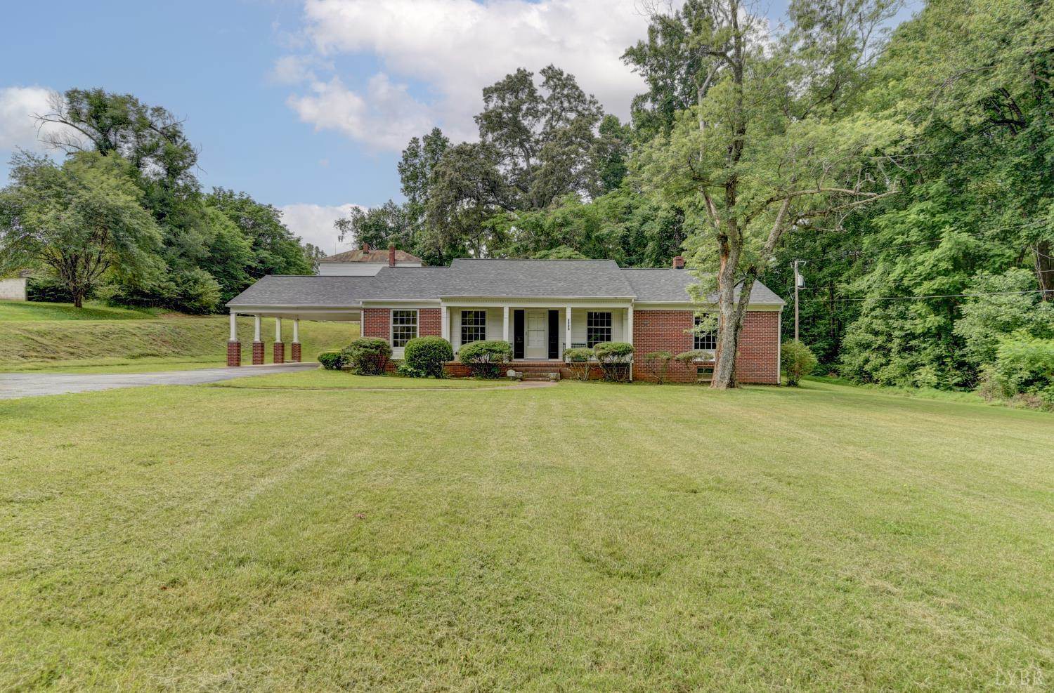 7001 Phenix Main Street, Phenix, VA 23959