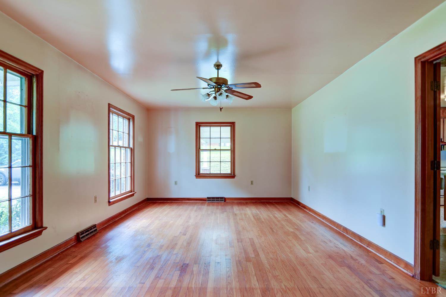 7001 Phenix Main Street, Phenix, VA 23959