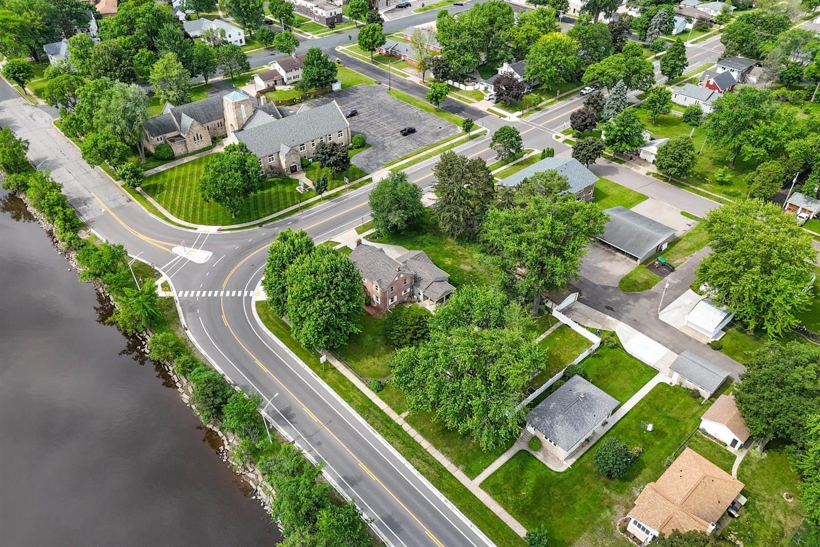 511 Wisconsin River Drive, Port Edwards, WI 54469