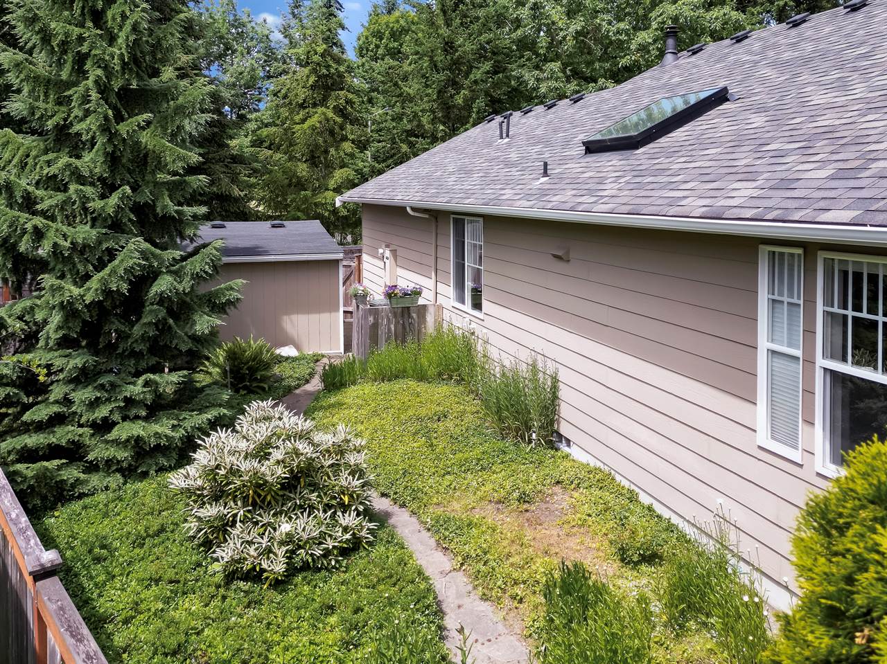 2237 McDonald Ave, DuPont, WA 98327