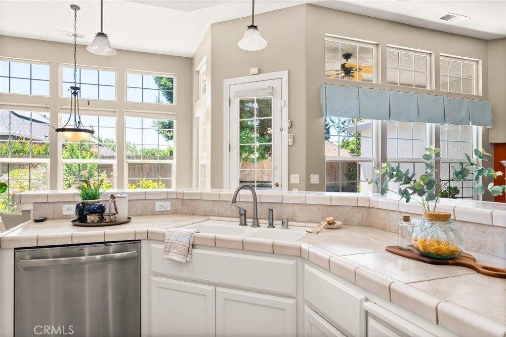 379 Weymouth Way, Chico, CA 95973