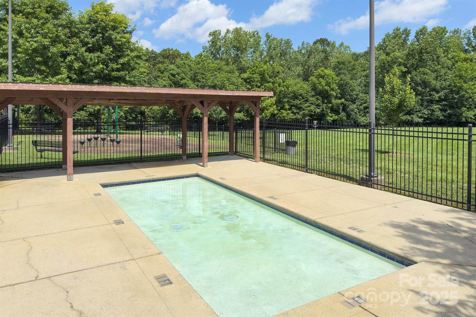 8044 Hawk Crest Court, Charlotte, NC 28270