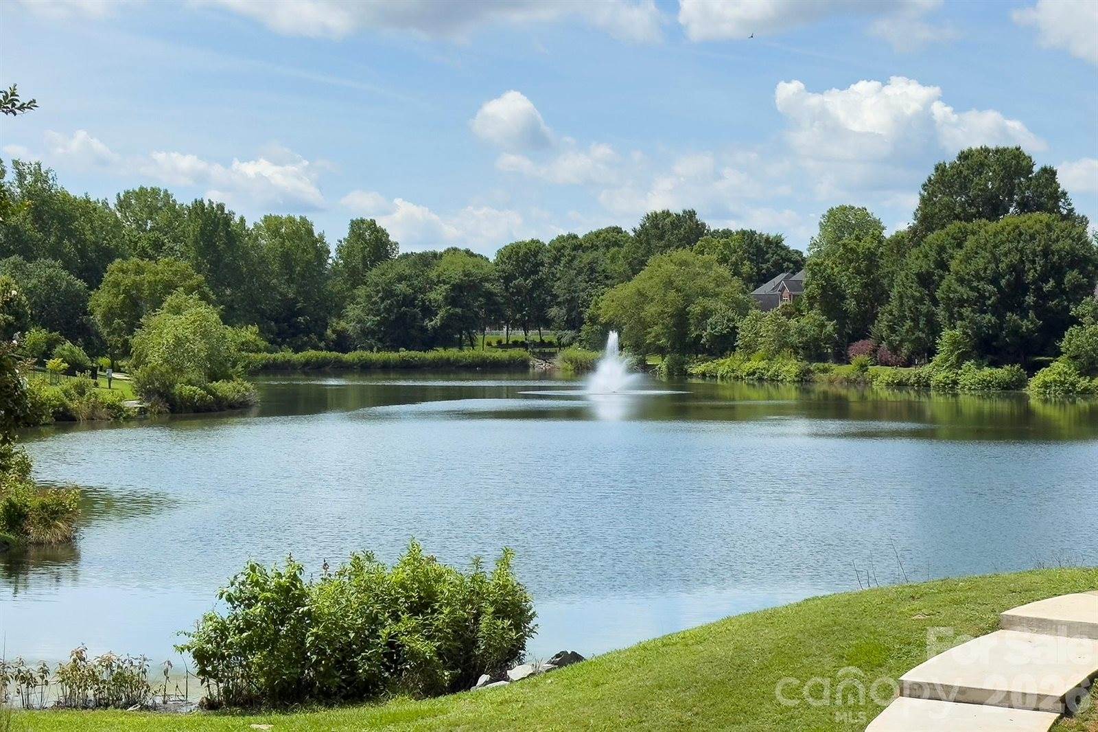 8044 Hawk Crest Court, Charlotte, NC 28270