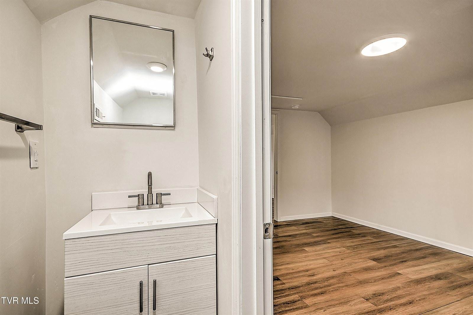 1648 E Street, Kingsport, TN 37664