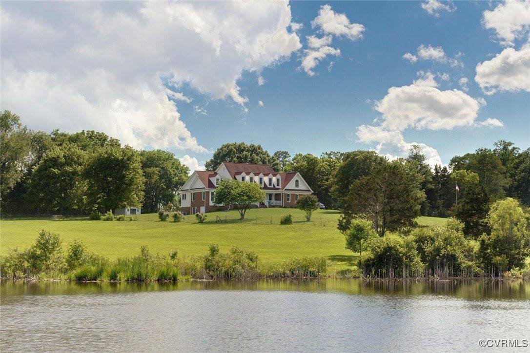 2104 Apple Grove Road, Louisa County, VA 23117