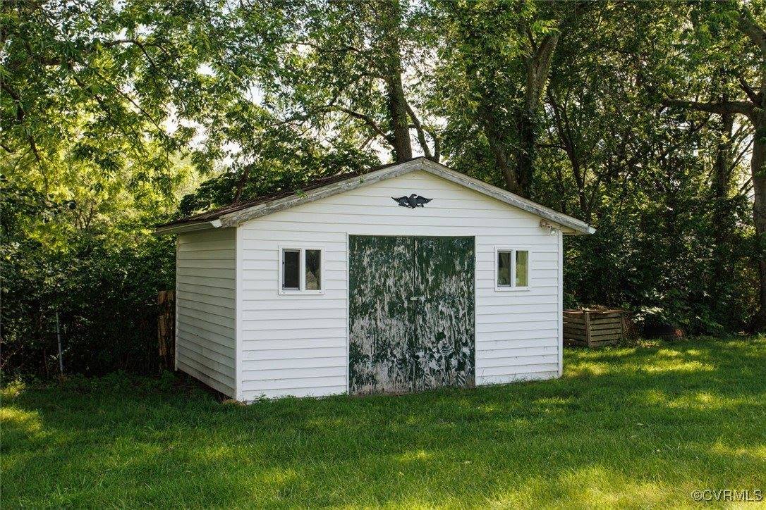 2104 Apple Grove Road, Louisa County, VA 23117