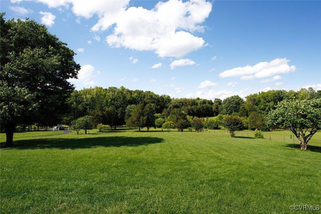 2104 Apple Grove Road, Louisa County, VA 23117