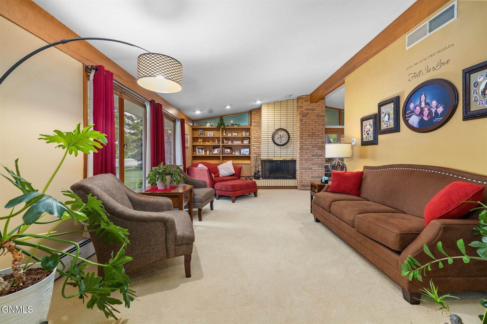 1321 University Avenue, Williston, ND 58801