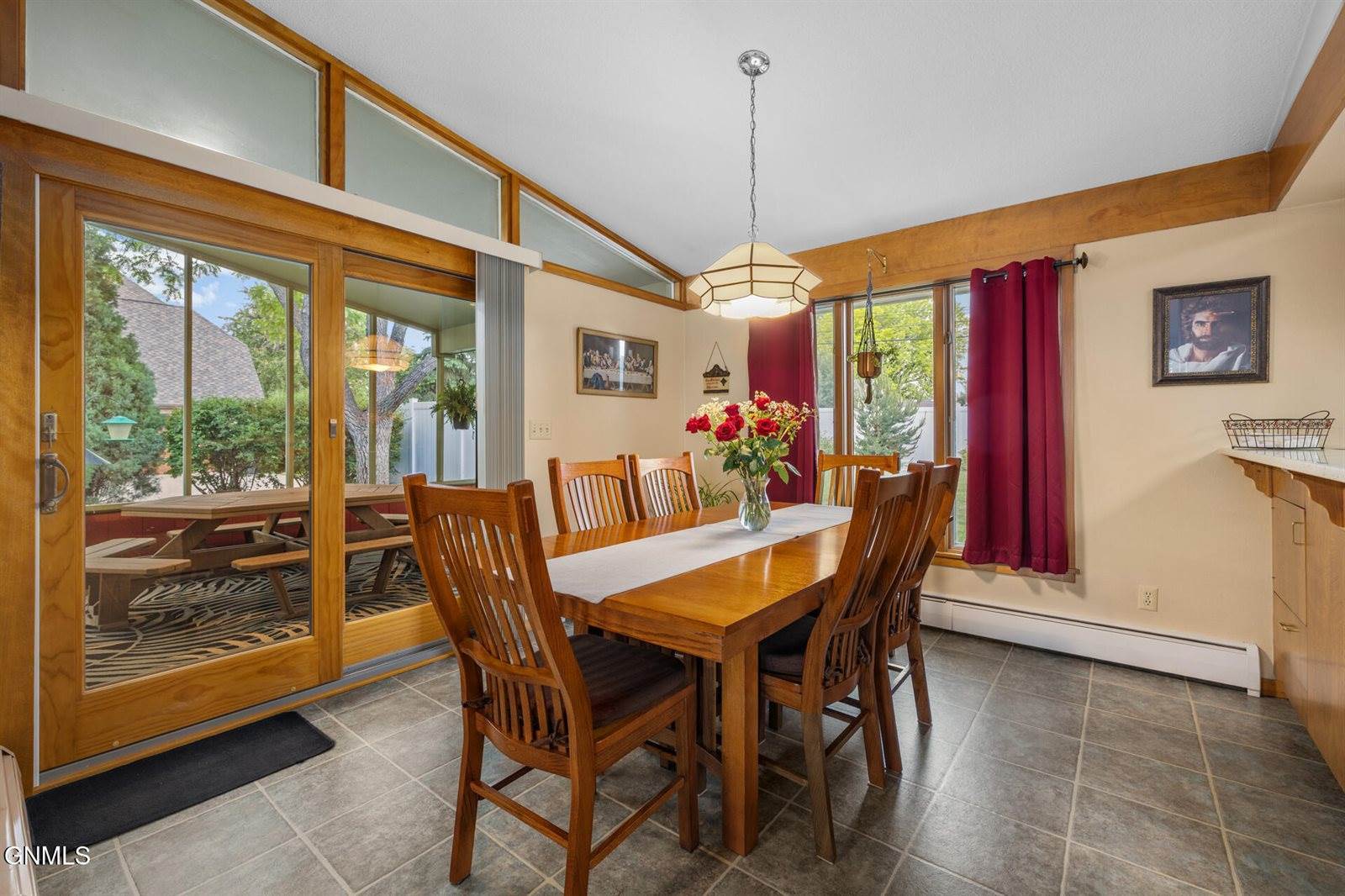 1321 University Avenue, Williston, ND 58801