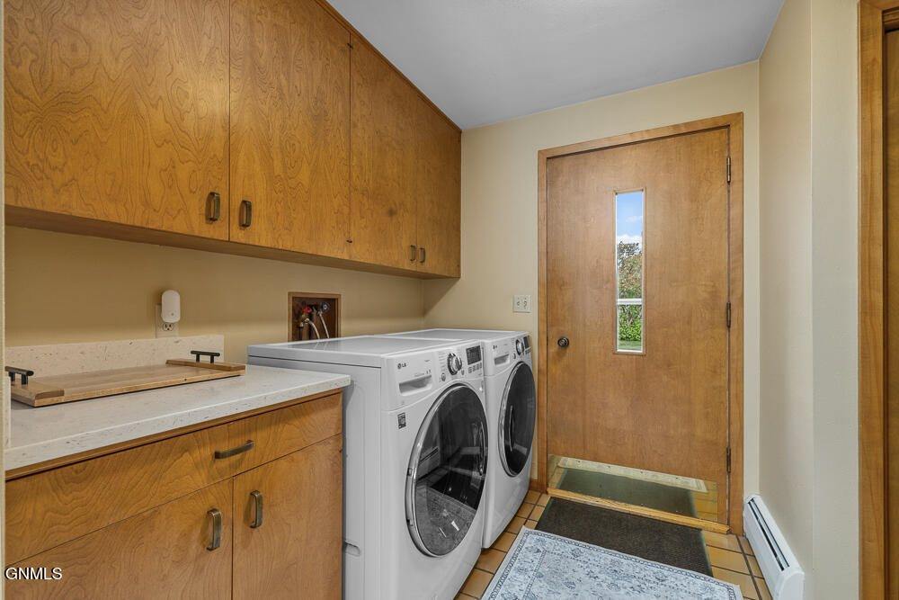 1321 University Avenue, Williston, ND 58801