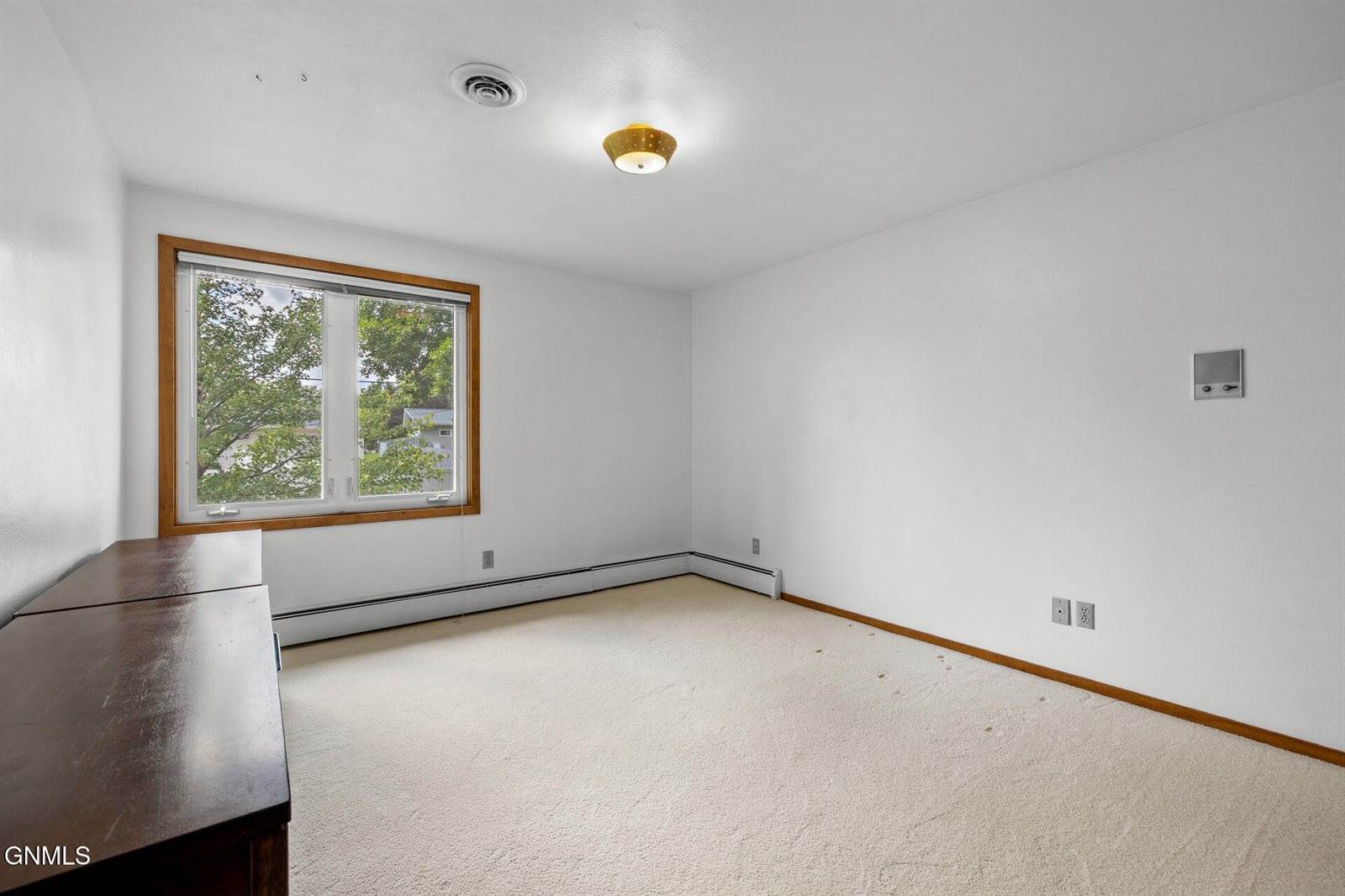 1321 University Avenue, Williston, ND 58801