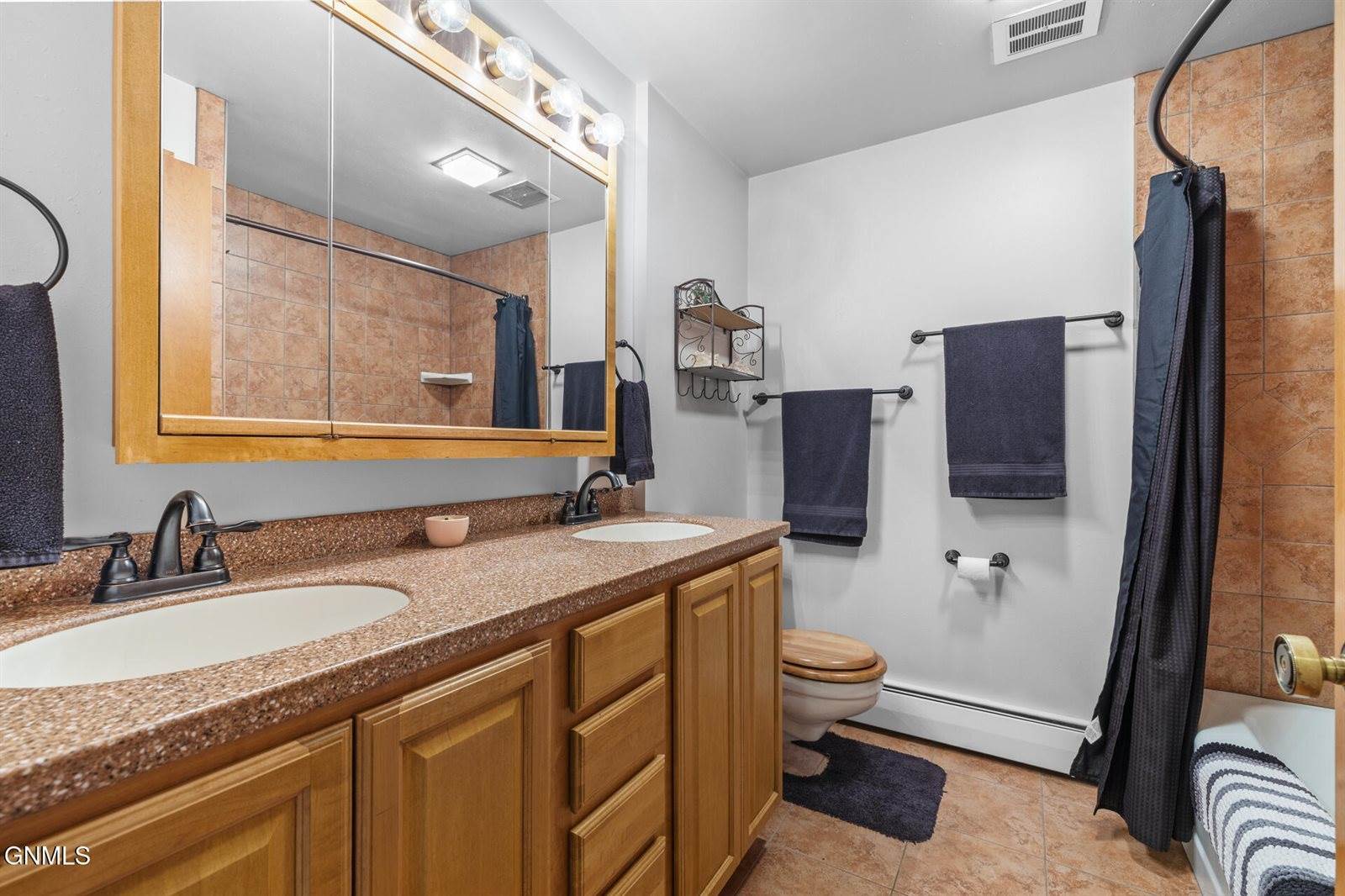 1321 University Avenue, Williston, ND 58801