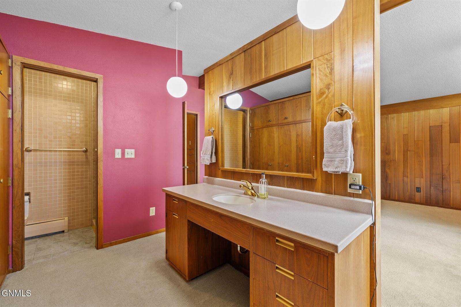 1321 University Avenue, Williston, ND 58801