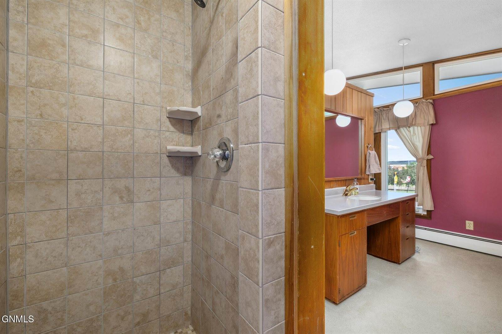 1321 University Avenue, Williston, ND 58801