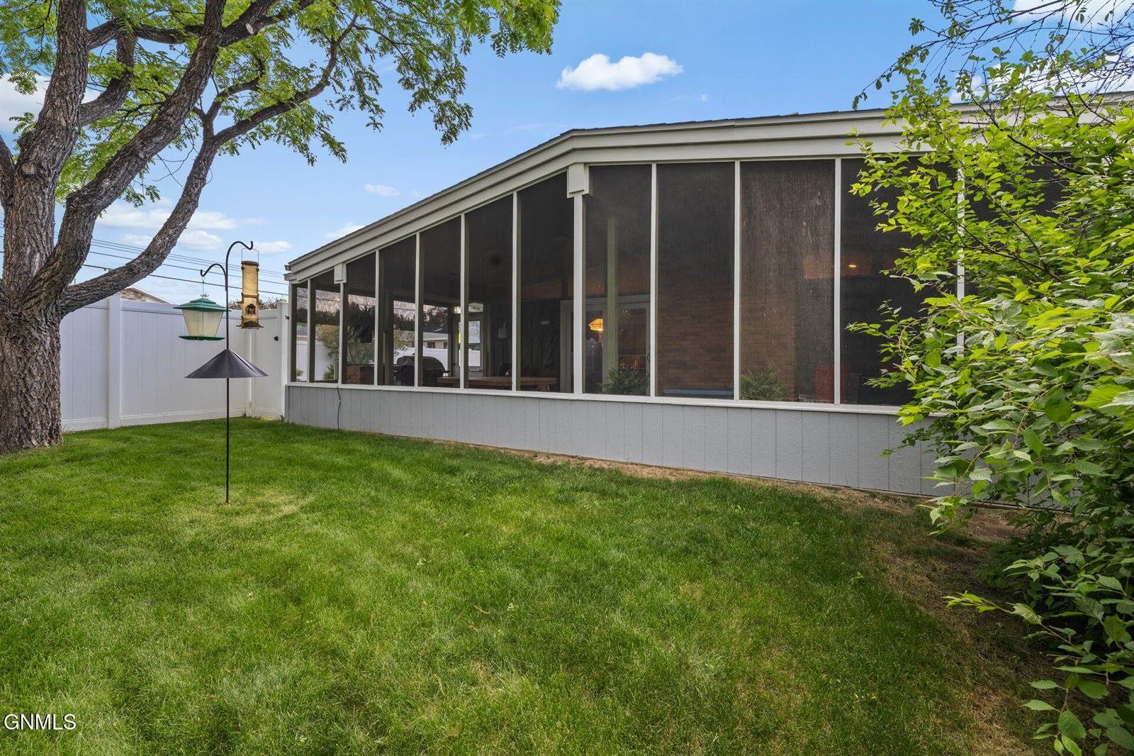 1321 University Avenue, Williston, ND 58801