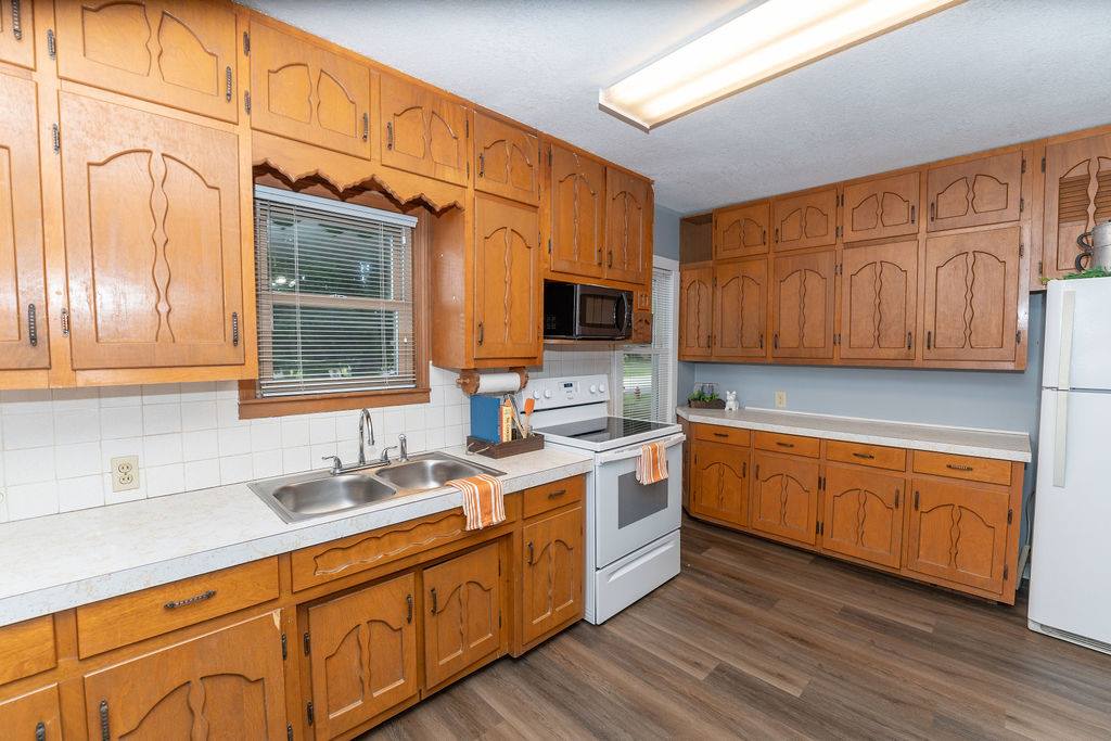 103 North Missouri Street, Adrian, MO 64720