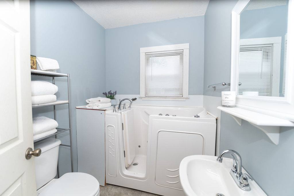 103 North Missouri Street, Adrian, MO 64720