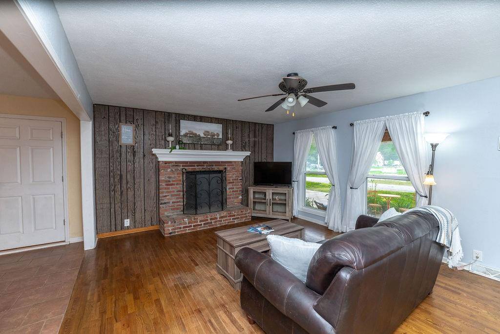 106 South Clark Street, Adrian, MO 64720